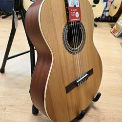 🎶🎶¿Quieres una buena guitarra clásica con una genial relación calidad - precio pero sin que sea demasiado dinero? Pues ojito con esta guitarra española Alhambra Z Nature que tenemos disponible en nuestra tienda física!!! Esta y muchísimas guitarras más disponibles para ti 😉 🤗🎶🎶
.
.
.
.
.
.
.
.
.
.
.
.
.
.
.
.
.
#rockmusic #instrumentosmusicales #tiendademusica #guitarras #guitarraclasica #guitarraespañola #guitarrasalhambra #alhambraguitars #alhambra #galeriasmamut #oiartzun #instamusic #musically #comerciolocal